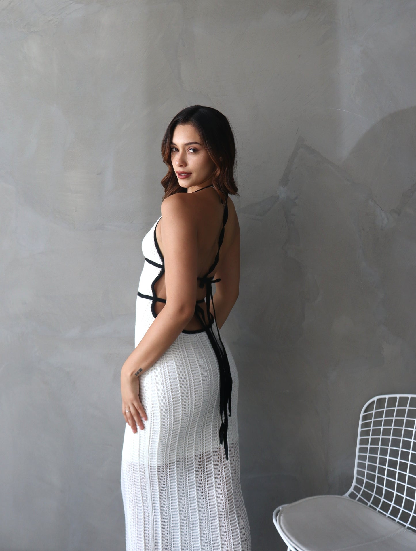 Vestido Almendra Perla con Negro